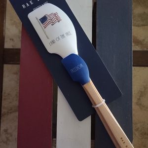 Brand new Land of the Free Rae Dunn Rubber Spatula set